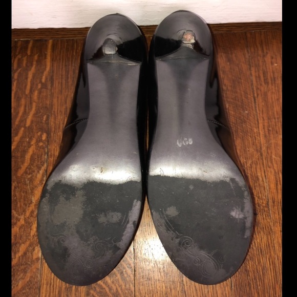 Tahari Black Patent Leather Heels 3.5" - Picture 5 of 5